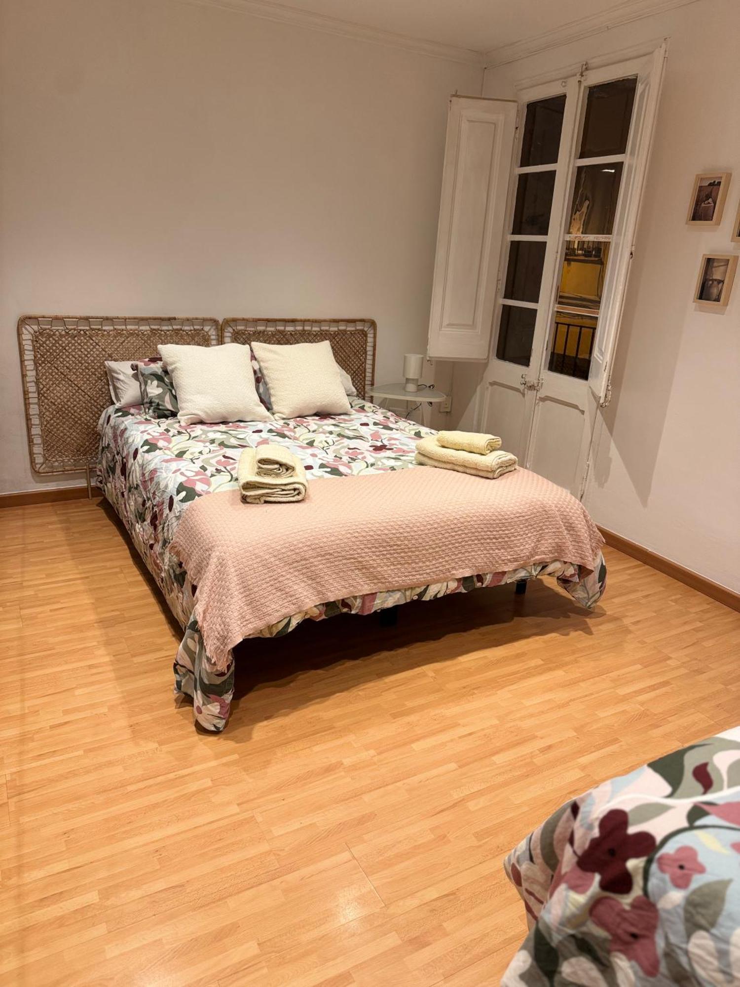 Acogedor Piso En Barcelonaアパートメント エクステリア 写真
