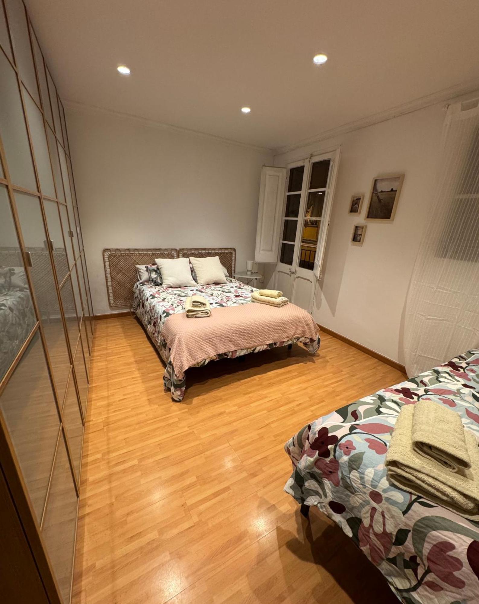 Acogedor Piso En Barcelonaアパートメント エクステリア 写真